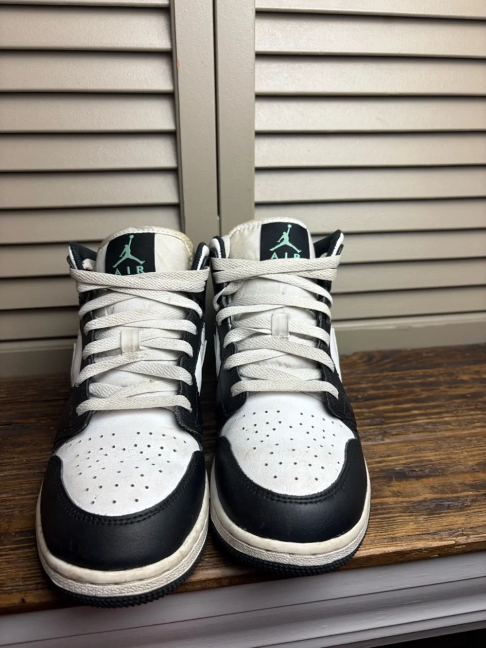 Nike Air Jordan 1 Mid sneakers in the 